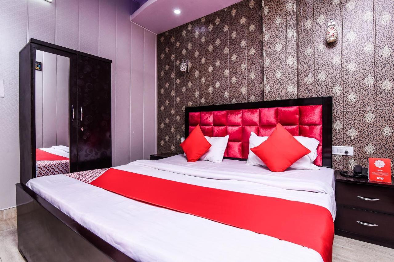 Hotel Oyo 22691 Royale Park New Delhi