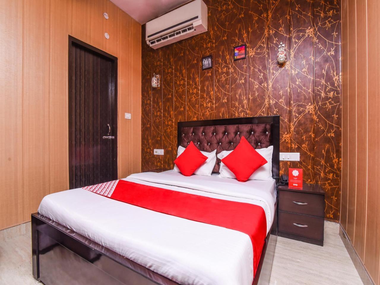Oyo 22691 Royale Park Hotel New Delhi